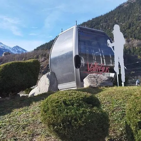 Au Centre De La Station De De - 4-6 Personnes アパート